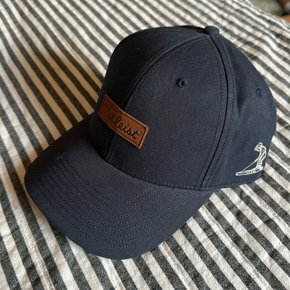 New Titleist adjustable hat.